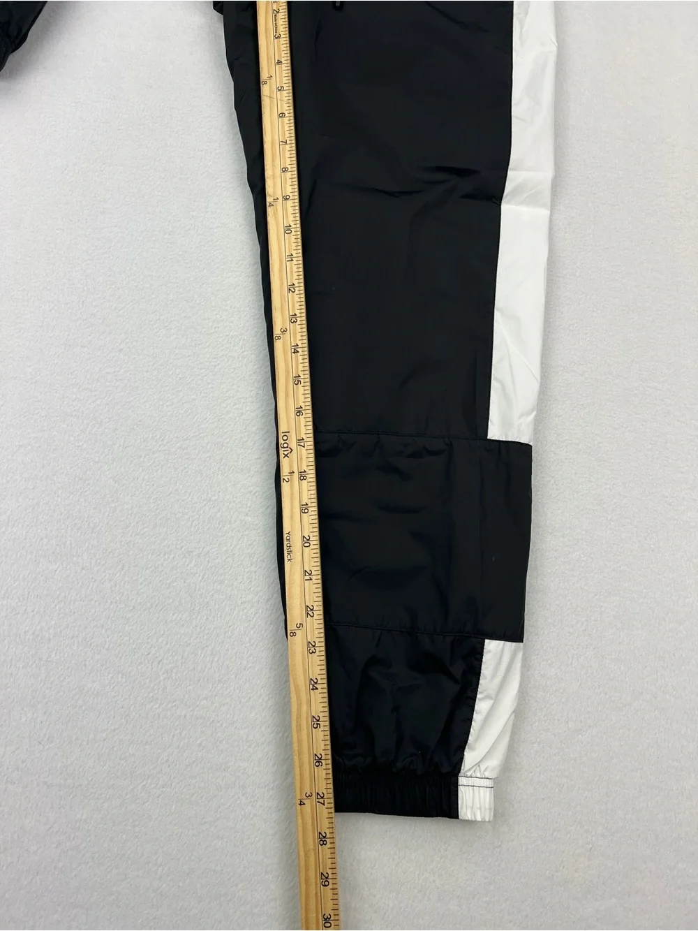 Nike lightweight windbreaker